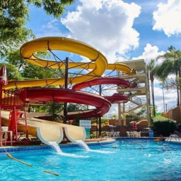 Golden Dolphin Grand Hotel- Apt 2quartos,frente piscina,com lençóis,fronhas,toalhas de rosto, piso e material básico de higiene inclusos - Até 7 hóspedes mais uma criança de até 5 anos - NÃO É PERMITIDO PET