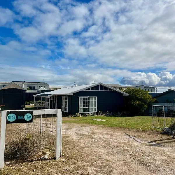 ROBE TWO FIVE - Pet friendly outside WiFi, hotel em Robe