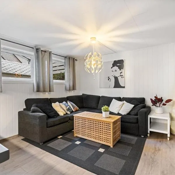 Flat in Sola Near Airport, hôtel à Sola