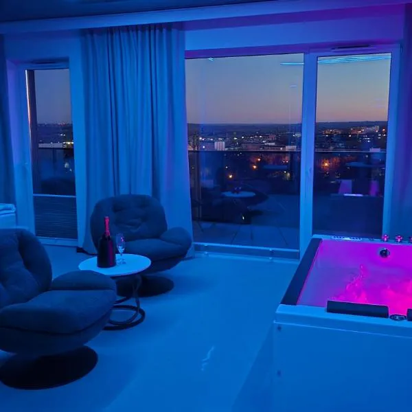 Apartament dla dwojga z jacuzzi na wyłączność, hotel in Świecie
