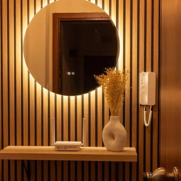Serenity Luxury Estates Kanigos 4, hotel in Piraeus