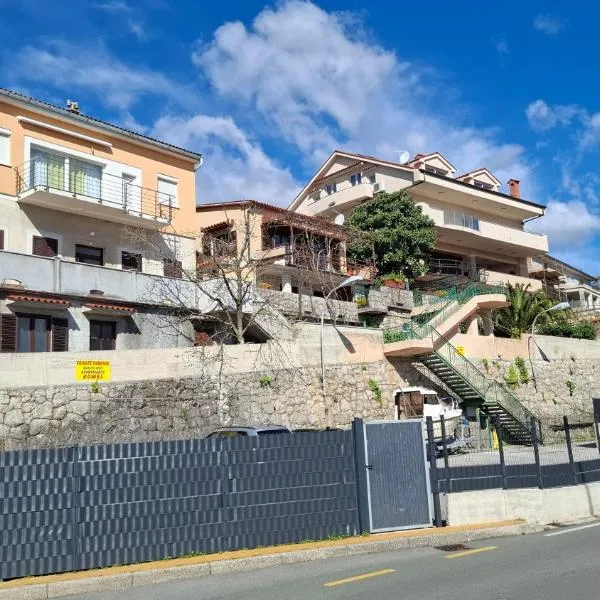 Apartments Komel, hotel a Opatija