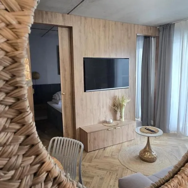 Green Port ADMUS Apartments for Rent, hotel in Kołobrzeg