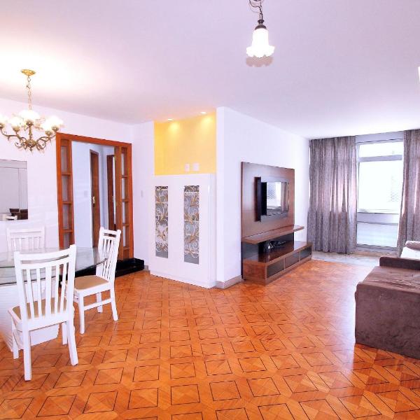 Belo sala 3 quartos com 2 suites para 8 pessoas