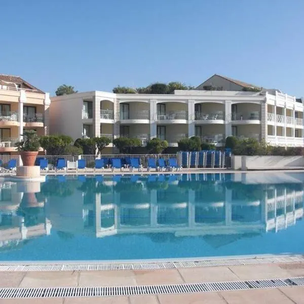 Résidence piscine vue mer parking 4 personnes, hotel di Cannes