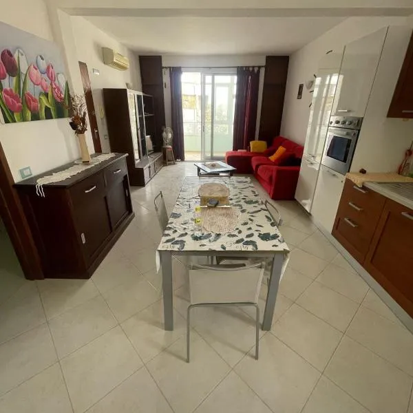 Two Bedroom Apt - 150 meters from the Beach, хотел в Санта Мария