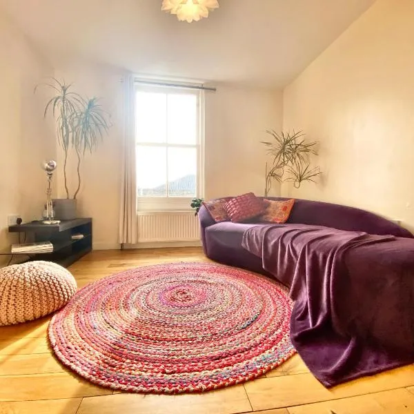 London's Central East End 2 Bedroom City Apartments – hotel w Londynie