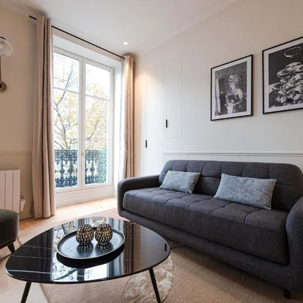 Appartement de luxe dans le centre de Paris 2-4p, hotel en París