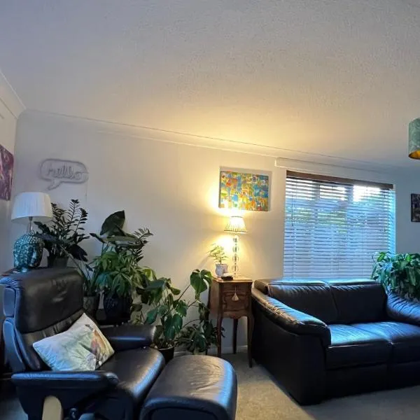 A beautiful luxury home, perfect for Goodwood, Chichester, Arundel & beaches, hotel in Yapton