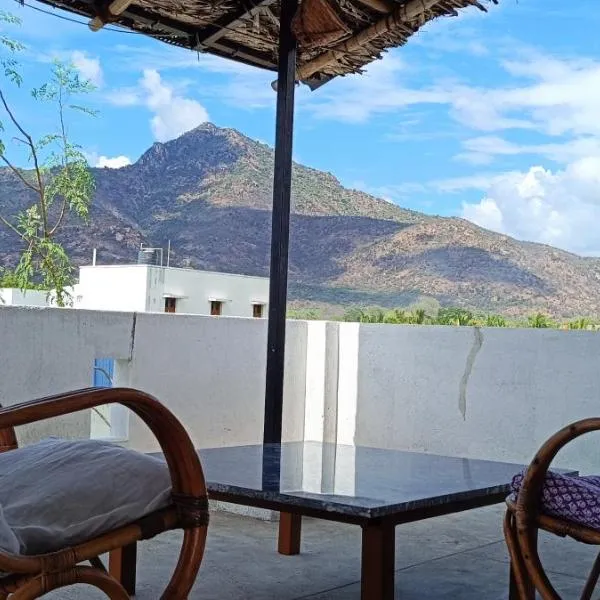 Beverly Dinesh Homestay, hotel v destinaci Tiruvannamalai