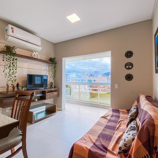 Espaçoso Apt com 3 Quartos na Praia de Palmas 0322