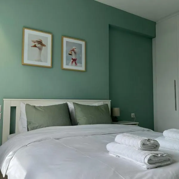 White Mint Apartment, hotel in Larisa