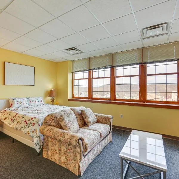 1 Mi to Allegheny River: New Kensington Studio!, hotel em New Kensington