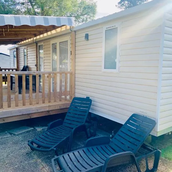 MOBIL HOME LUXUEUX de 3ch - CAMPING LA PIGNADE 4 Etoiles - RONCE-LES-BAINS - COTE ATLANTIQUE, hotel v destinaci La Tremblade
