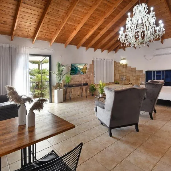 פנינת הפסגה - סוויטות בוטיק יוקרתיות, hotel a Biriyya