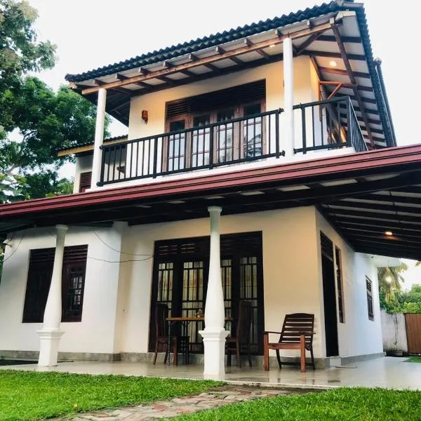 360 Lotus Hostel Tangalle and Cowork, hotel v Tangalle