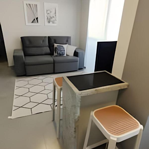 2 quartos com ar e garagem