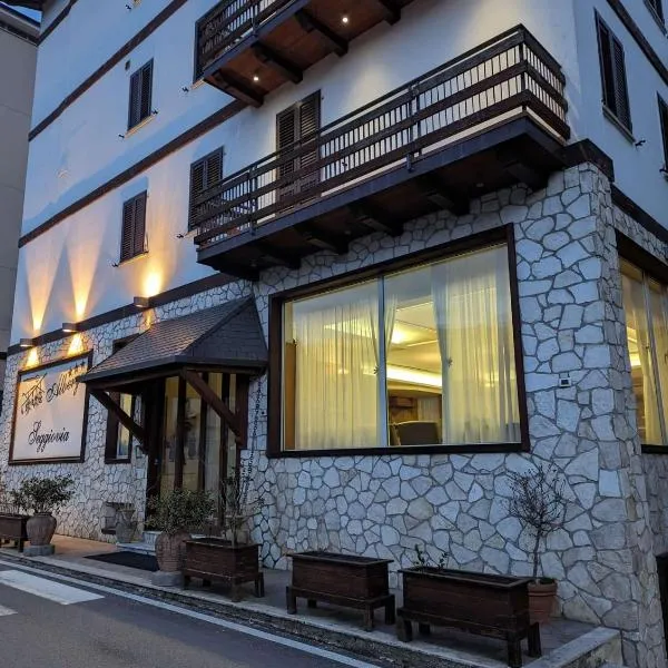 Albergo Seggiovia، فندق في سكانو