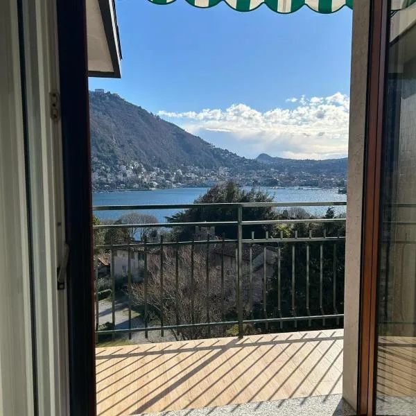 The VIEW - Spacious modern apt, hotel en Como