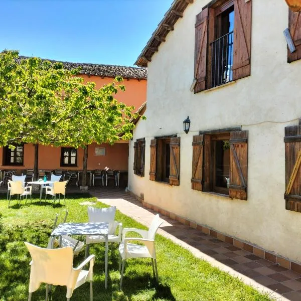 Don Camino Low Cost, hotel in Villalcázar de Sirga