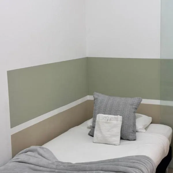 MBZ - Cosy Separate Room in Unique Flat, hotel in Abu Dhabi