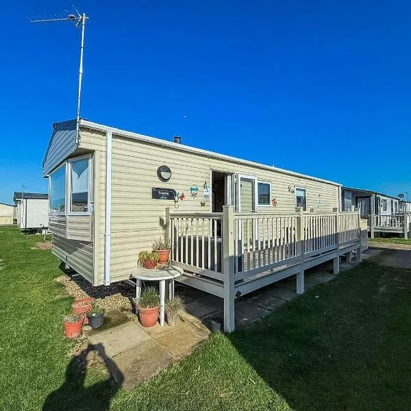 Lovely 6 Berth Caravan With Decking To The Side In Heacham Ref 21040E, khách sạn ở Heacham