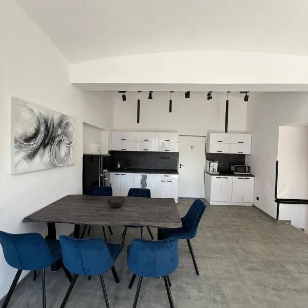 Čisté a příjemné ubytování, hotel in Teplice