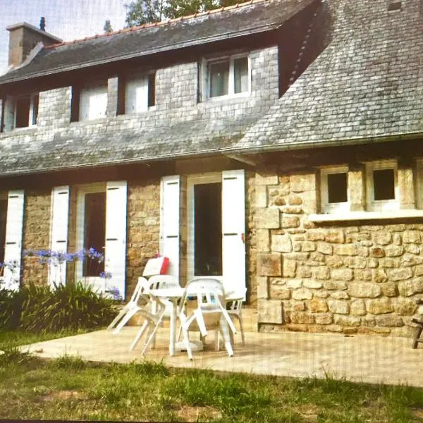 Maison Yaudet à 50 M DE LA PLAGE, hotel in Ploulech