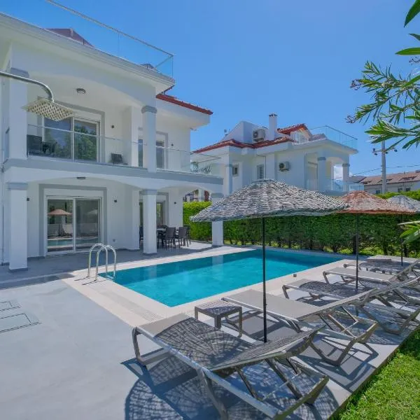 Fethiye Çalışta Plaja yakın Özel Havuzlu Lüx Villa – hotel w mieście Fethiye