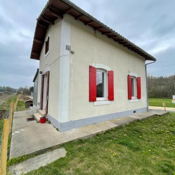 La petite maison, hotel v destinaci Sainte-Marie-de-Chignac