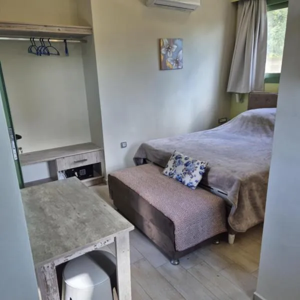 tzogias apartments nonna studio, hotel v destinaci Lassi