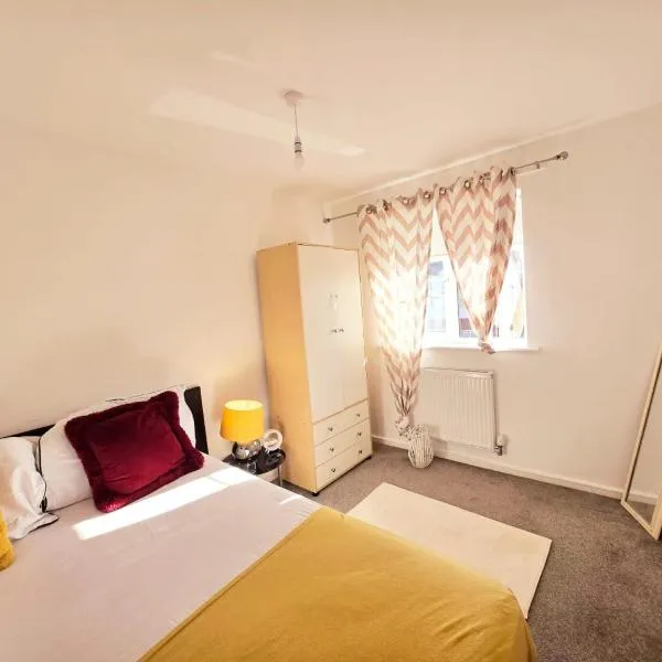 Charming Room, shared house, hotel v destinaci Oldham