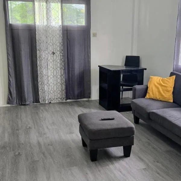 Amiah's Residence - Spacious two bedroom apartment in St George、セントジョージズのホテル