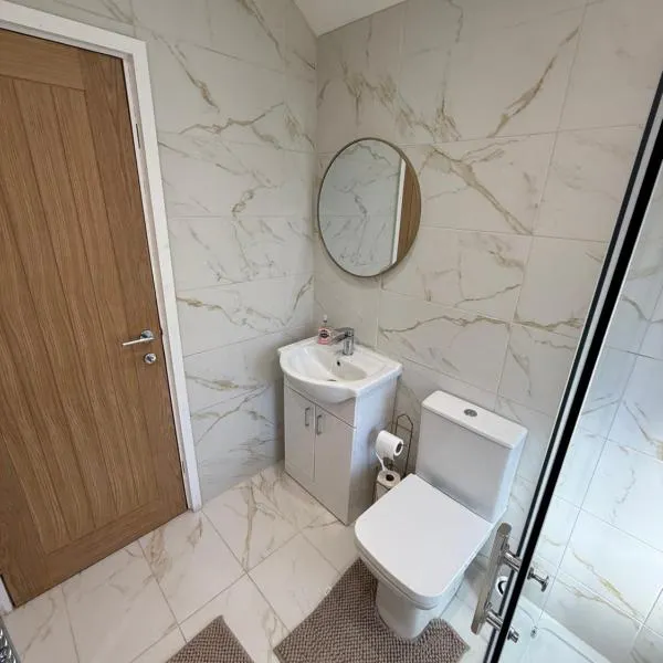 Dudley, Birmingham and Wolverhampton Contractor and Family Stay B69, hotel v destinaci Dudley