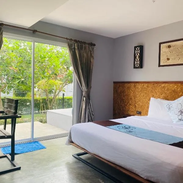The Hip Resort @ Phi Phi, hotel di Pulau Phi Phi