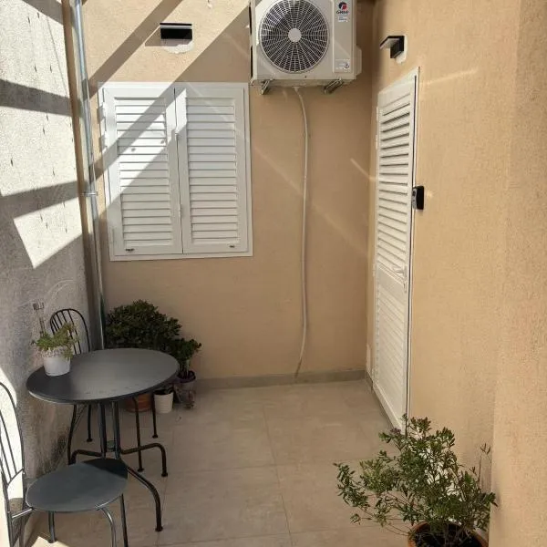 Apartment Ana, hotel v destinaci Vis