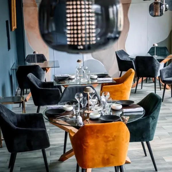 Logis Hotel-restaurant Les Glycines, hótel í Arles-sur-Tech