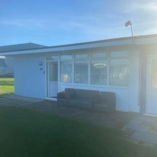 Beach Bay Holiday Home, Hotel in Camber