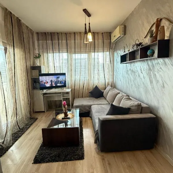 Apartament Karina, hotel in Dudu