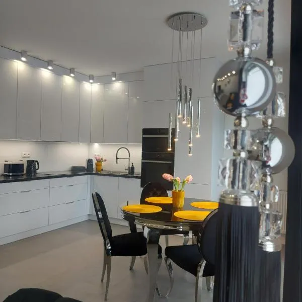 Apartament Black Glamour 728-828-835, hotel a Cedzyna