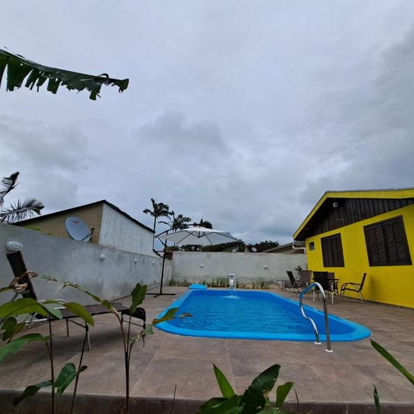 Acácias - Casa com Piscina e Quadra de Vôlei