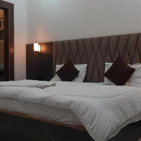 Hotel Radhika's Inn, hotel in Mathura