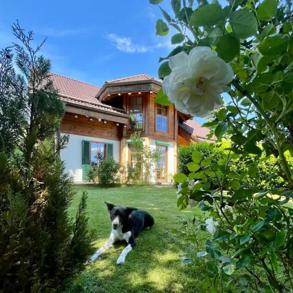 LaDolceVital im Tiroler Holzhaus, hotel din Bad Elster