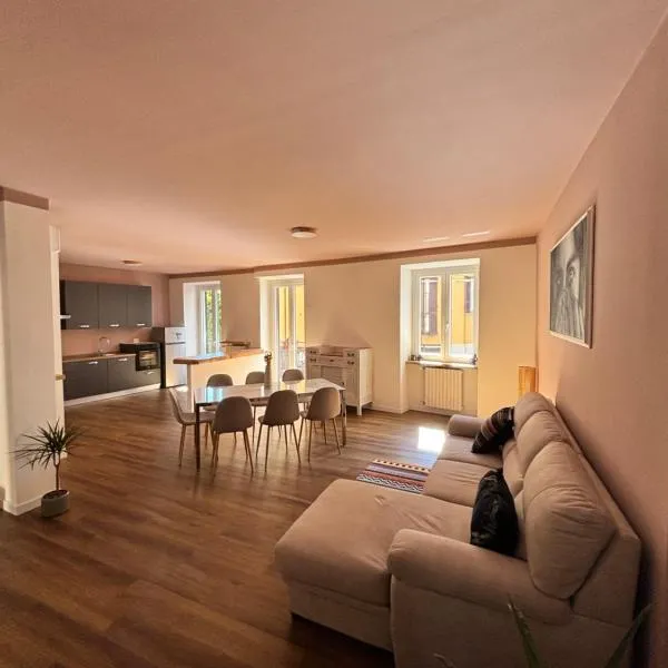 Casa Eliana appartamento Luna, hotel em Meina