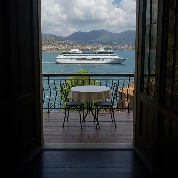 Escape to History in a Stunning Stone House with Garden and Sea View in the Heart of Alanya, hotel Alanyában