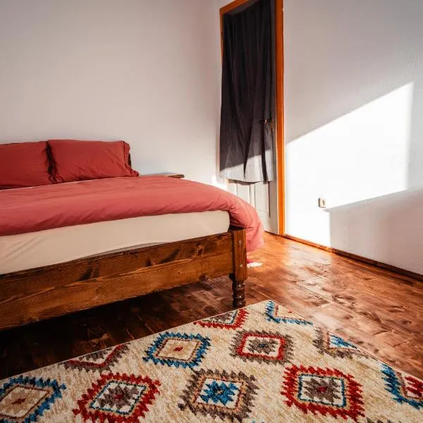 Casa-Dorina, hotel in Petrila