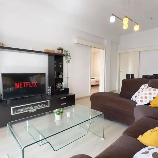 Hills 2bdr Seaside Makenzy Larnaka، فندق في لارنكا