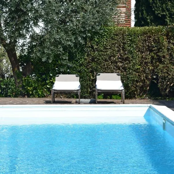 Poggio Al Lago Residence Hotel, hotel v Sirmioneju