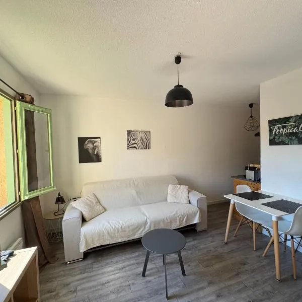 charmand studio en résidence avec piscine, hôtel à Bandol