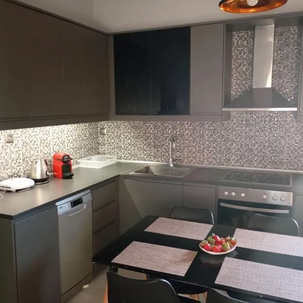Zoe's Apartment, hotel in Pídima Kyrás